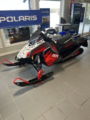2026 SNO 26 9R INDY XCR 137 Patriot 9R