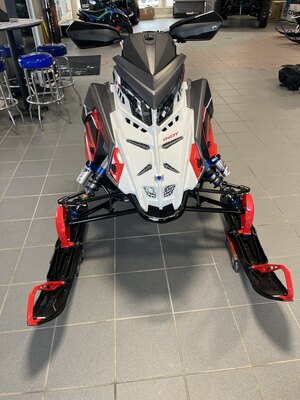 2026 SNO 26 9R INDY XCR 137 Patriot 9R