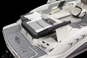 2026 Chaparral 23 SSi