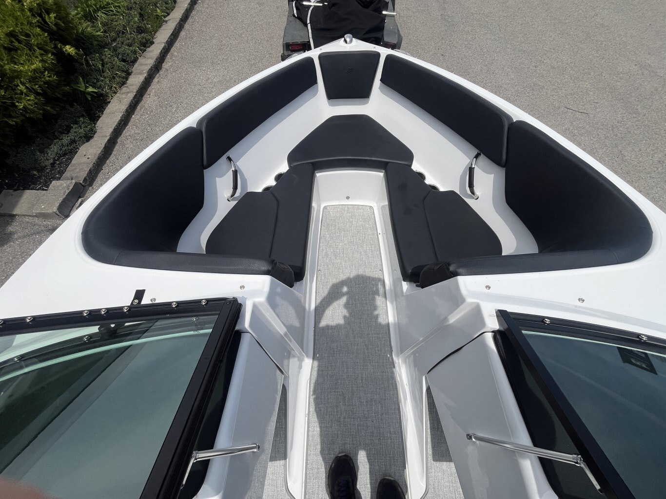 2023 FOUR WINNS H1