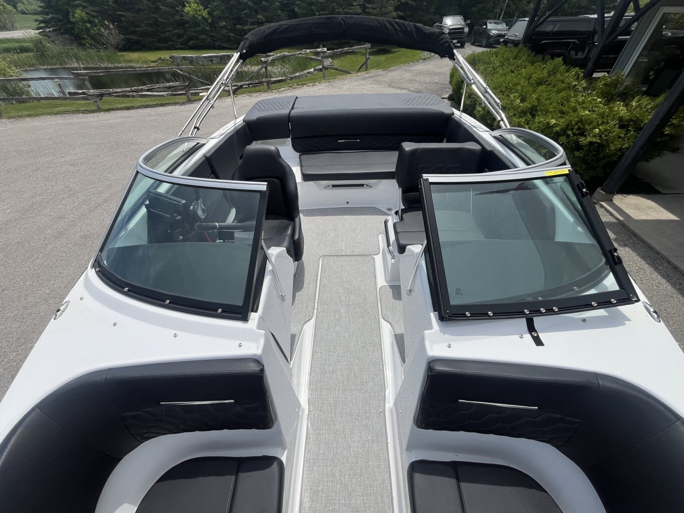 2023 FOUR WINNS H1