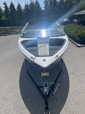 2023 FOUR WINNS H1