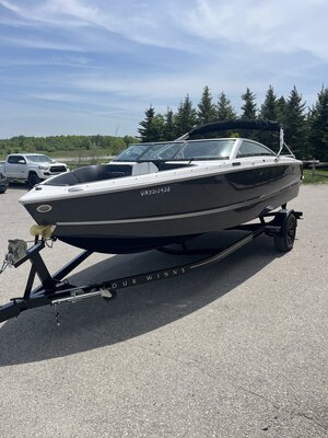 2023 FOUR WINNS H1