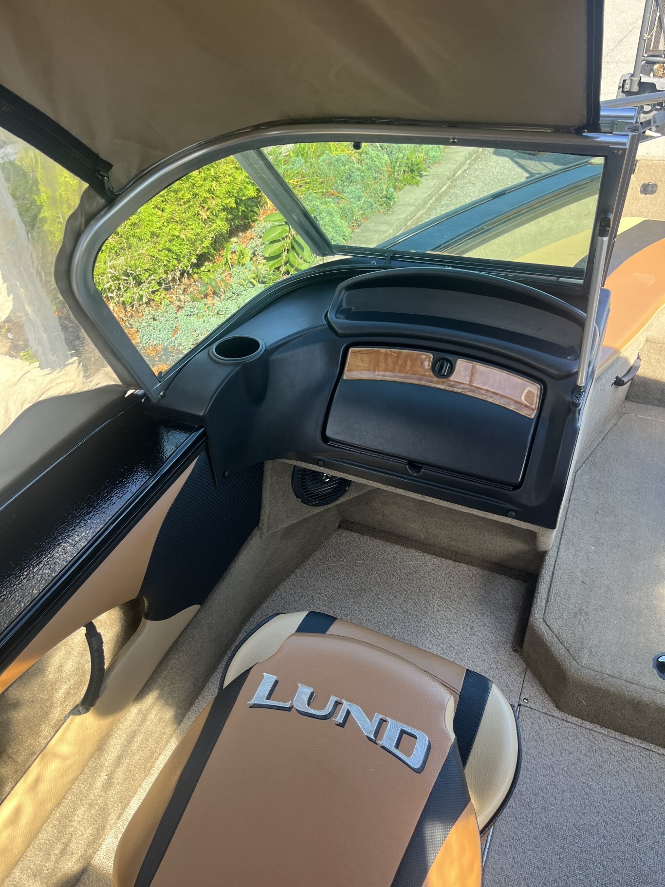 2014 LUND 1875 CROSSOVER
