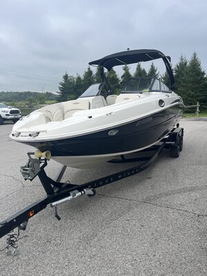 2021 STINGRAY 235LR
