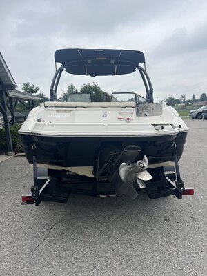 2021 STINGRAY 235LR