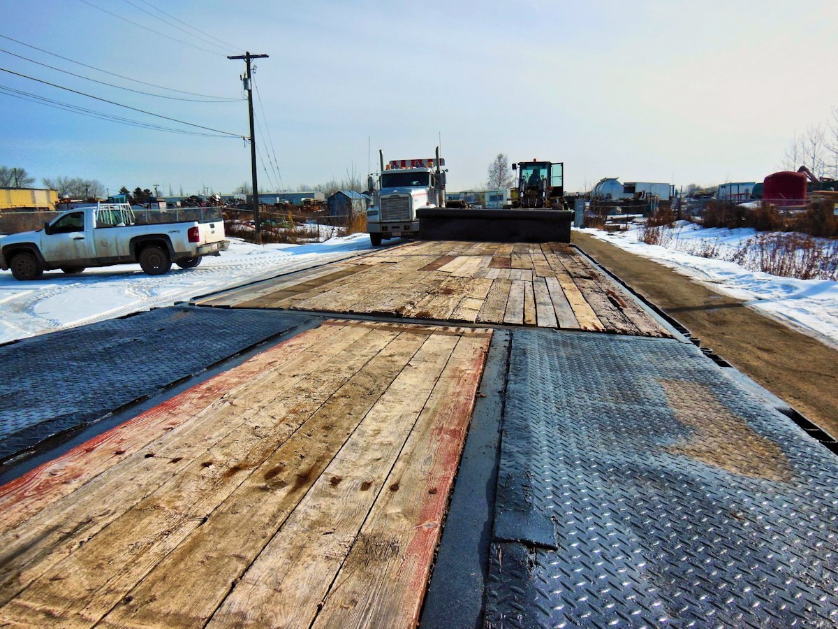 1980 Fruehauf 45 ft T/A Extendable Step Deck Trailer