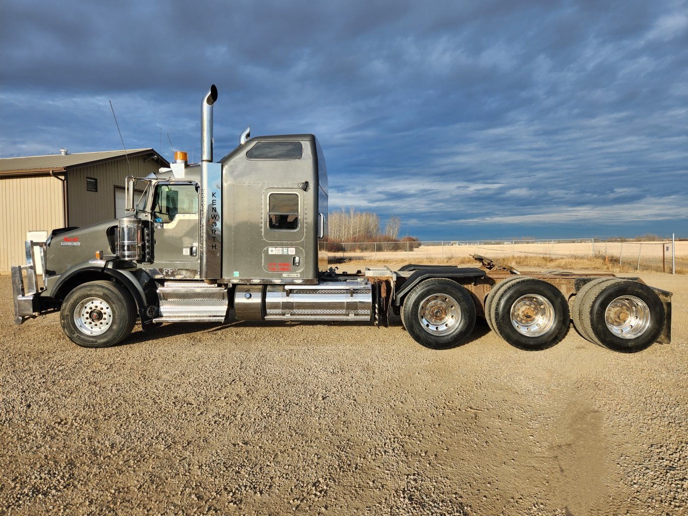 2014 Kenworth T800 Tridrive Truck Tractor