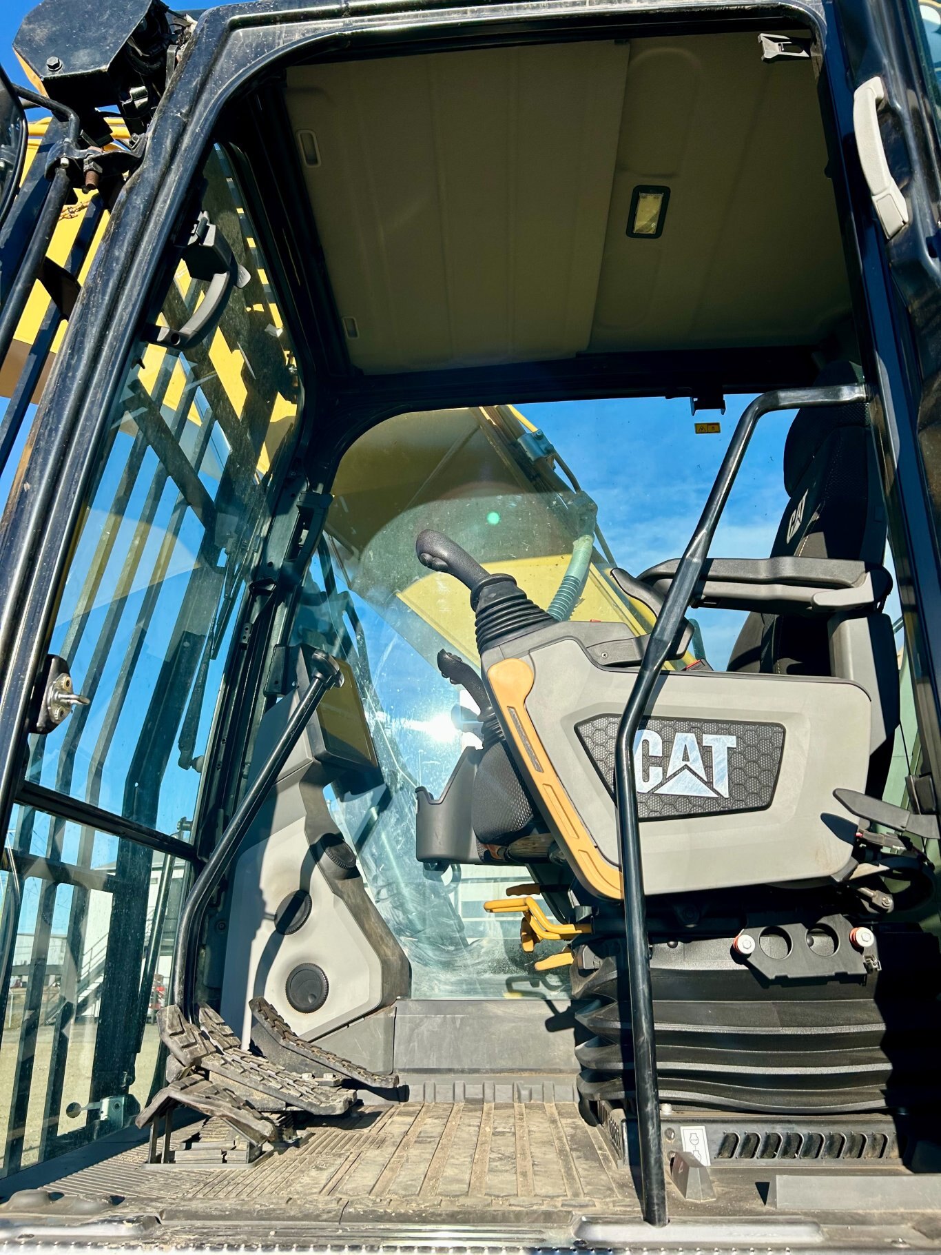 2021 Caterpillar 320 07 Excavator w/ Thumb