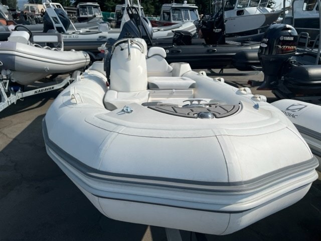 2022 Zodiac Yachtline 440