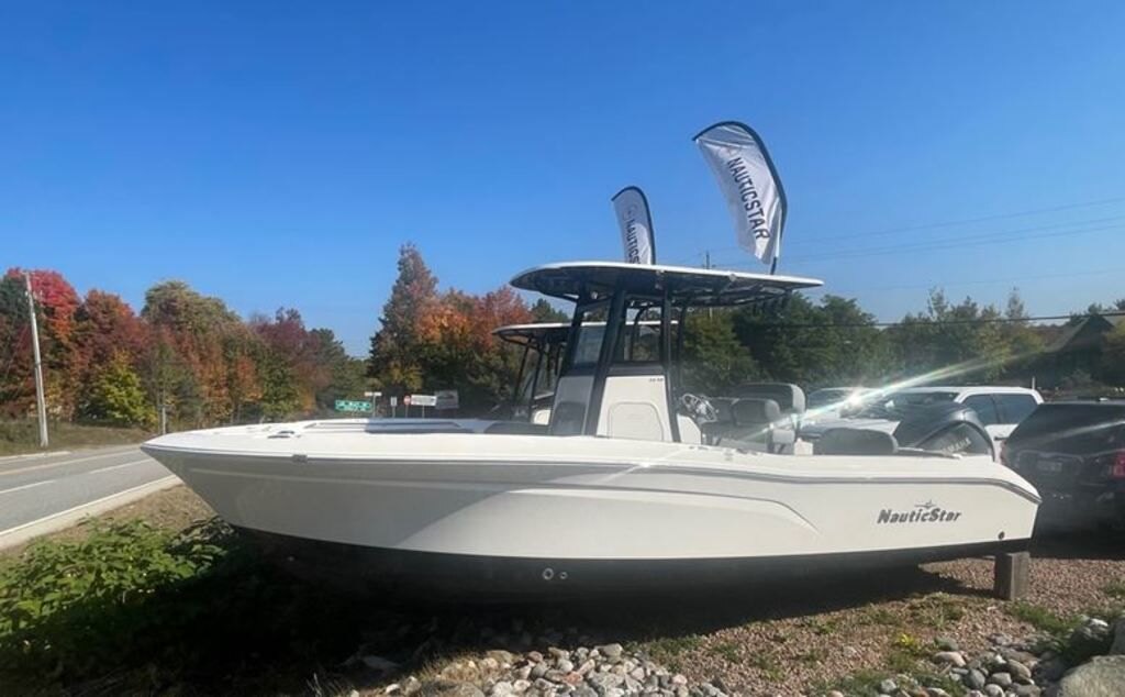 2023 NauticStar 24XS