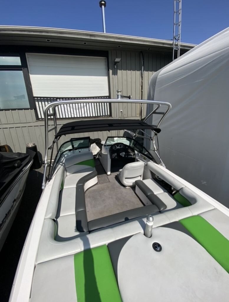 2009 Moomba Outback