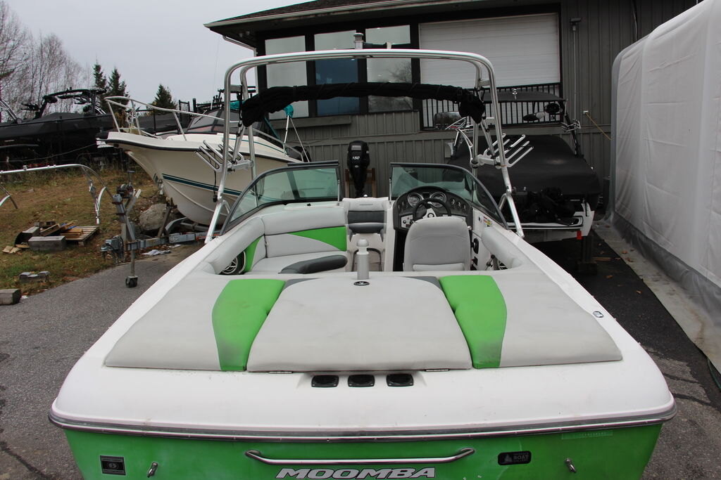 2009 Moomba Outback