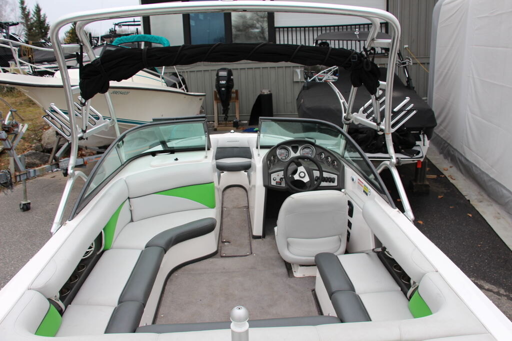 2009 Moomba Outback