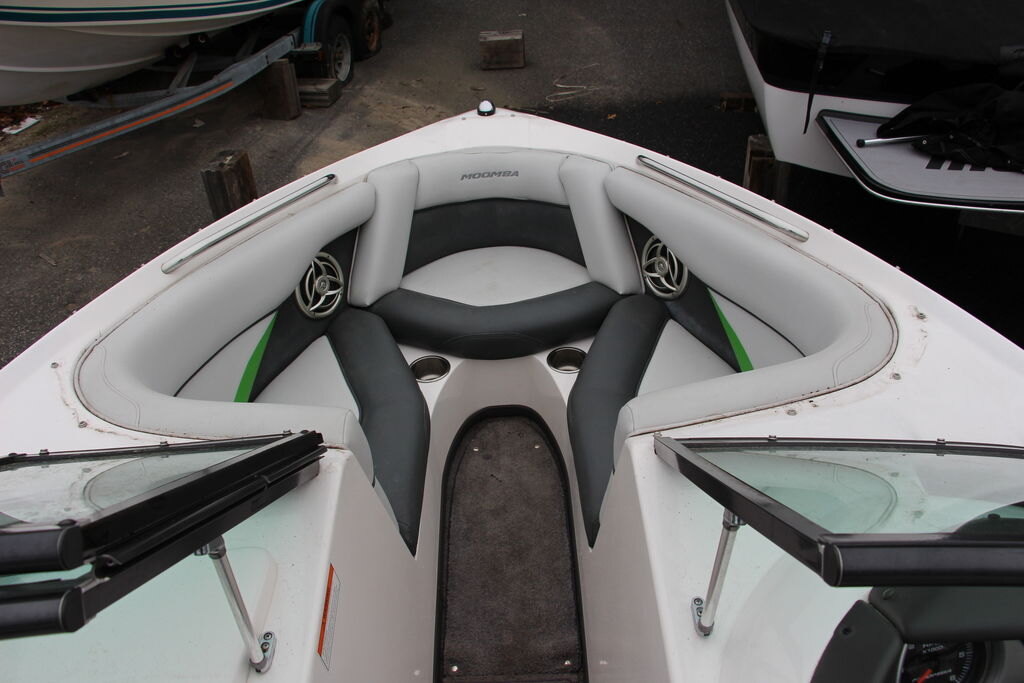 2009 Moomba Outback