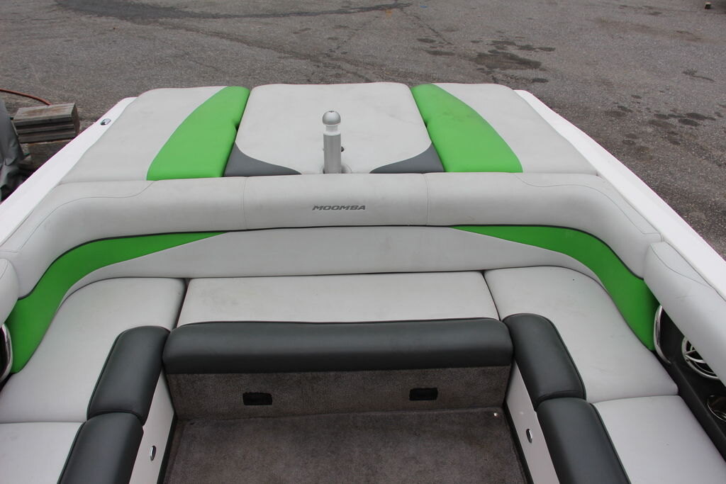 2009 Moomba Outback