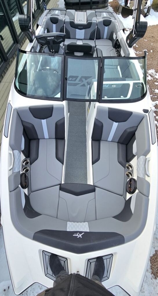 2023 MasterCraft XT24