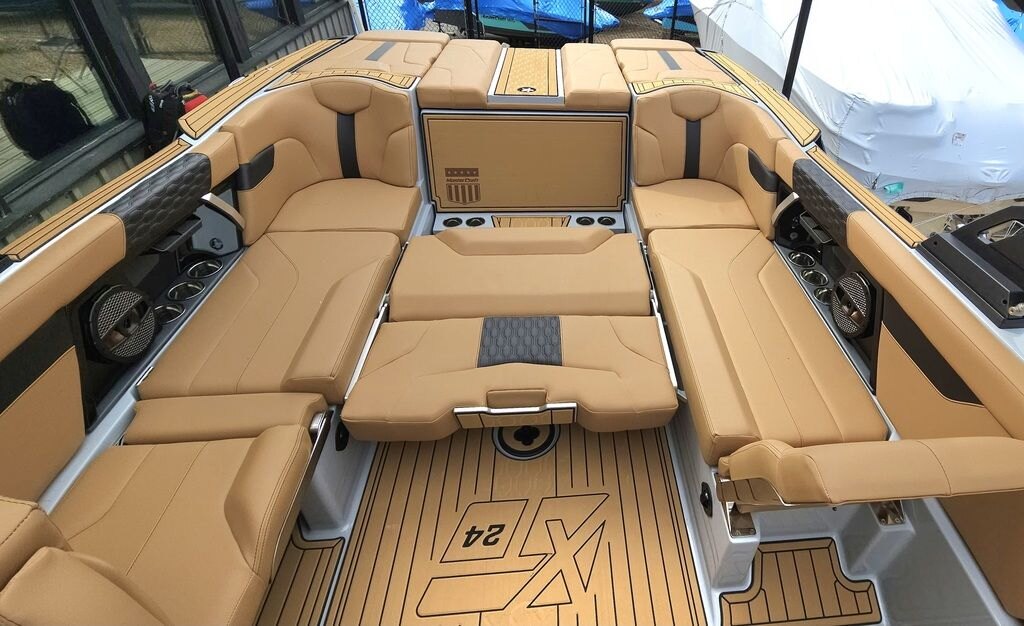 2024 MasterCraft XT24