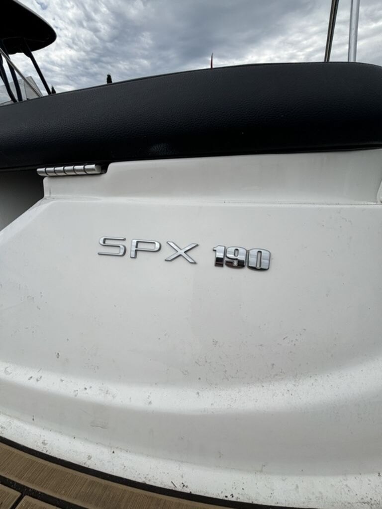 2023 Sea Ray SPX 190