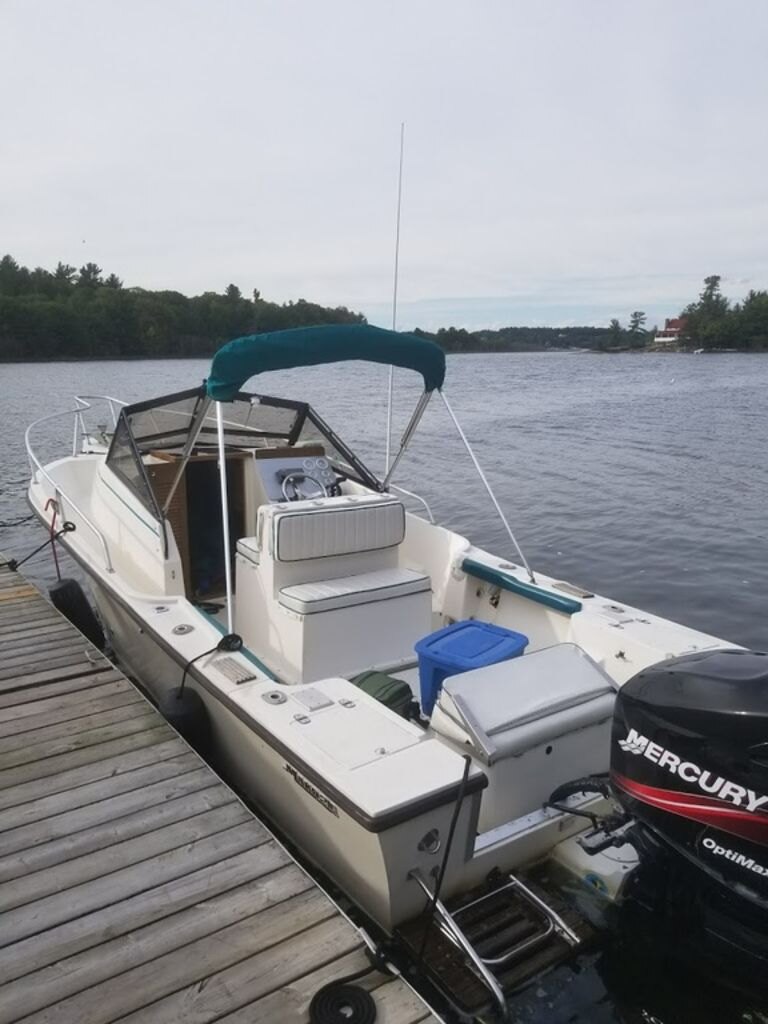 1992 Mako 210