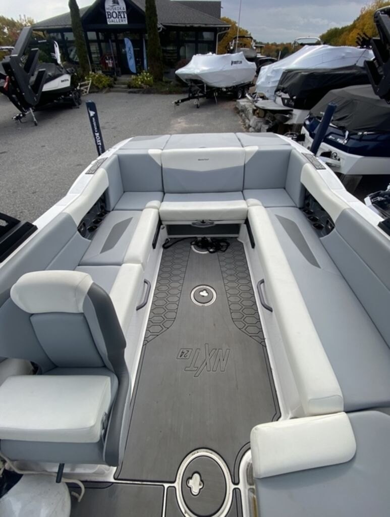 2022 MasterCraft NXT24