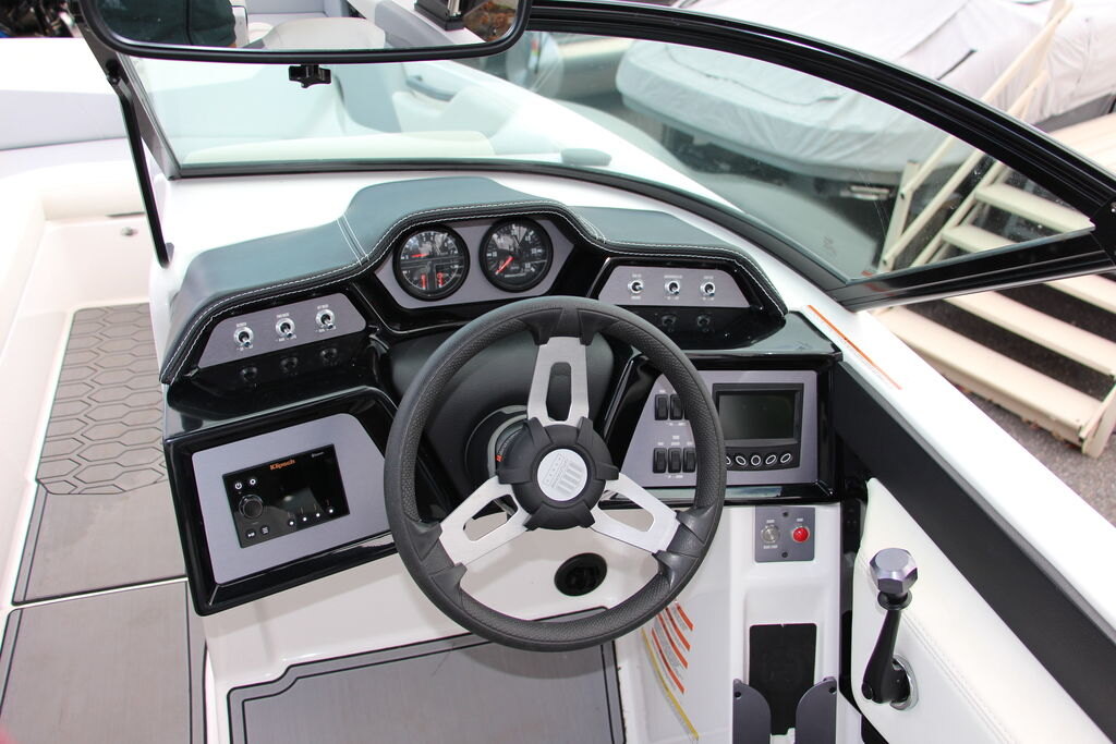 2022 MasterCraft NXT24