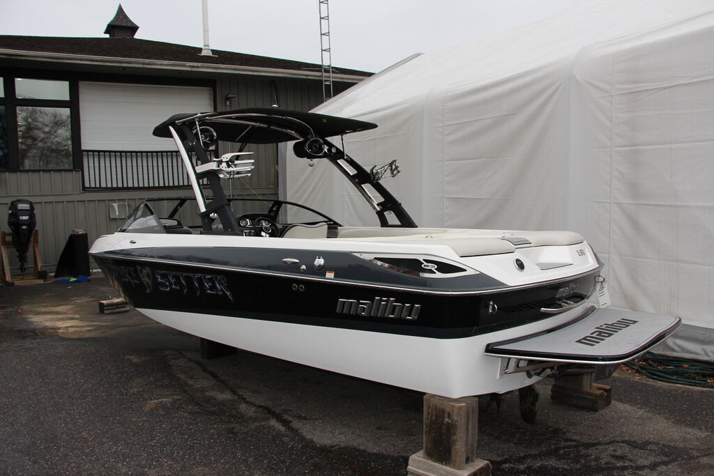 2012 Malibu 23 LSV