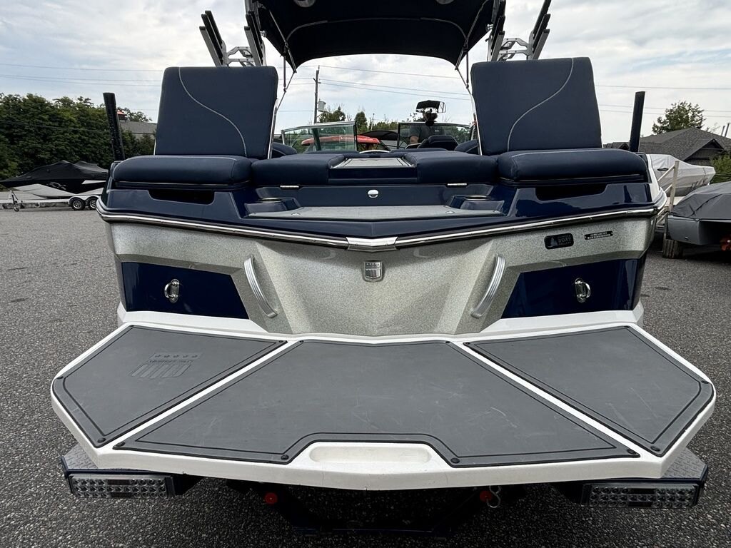 2019 MasterCraft XT22