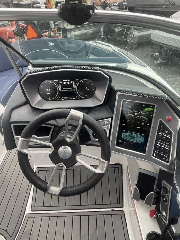 2019 MasterCraft XT22