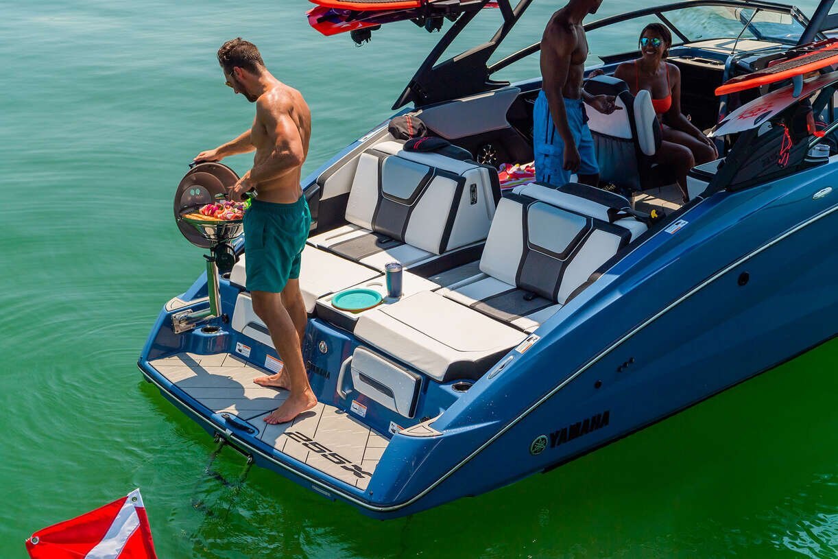 2023 Yamaha 255XD Trailer Included | 40Hrs