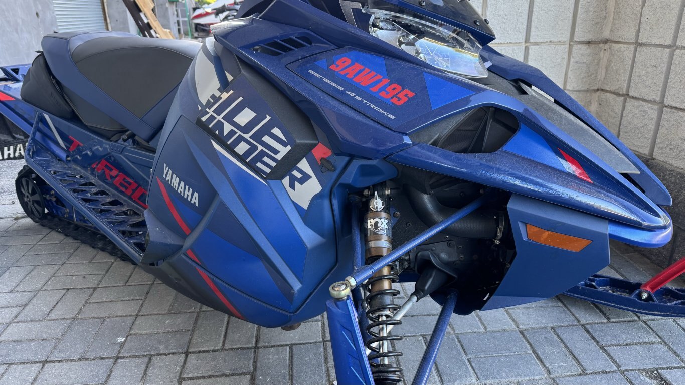 2023 Yamaha Sidewinder LTX GT EPS | 9400KMs