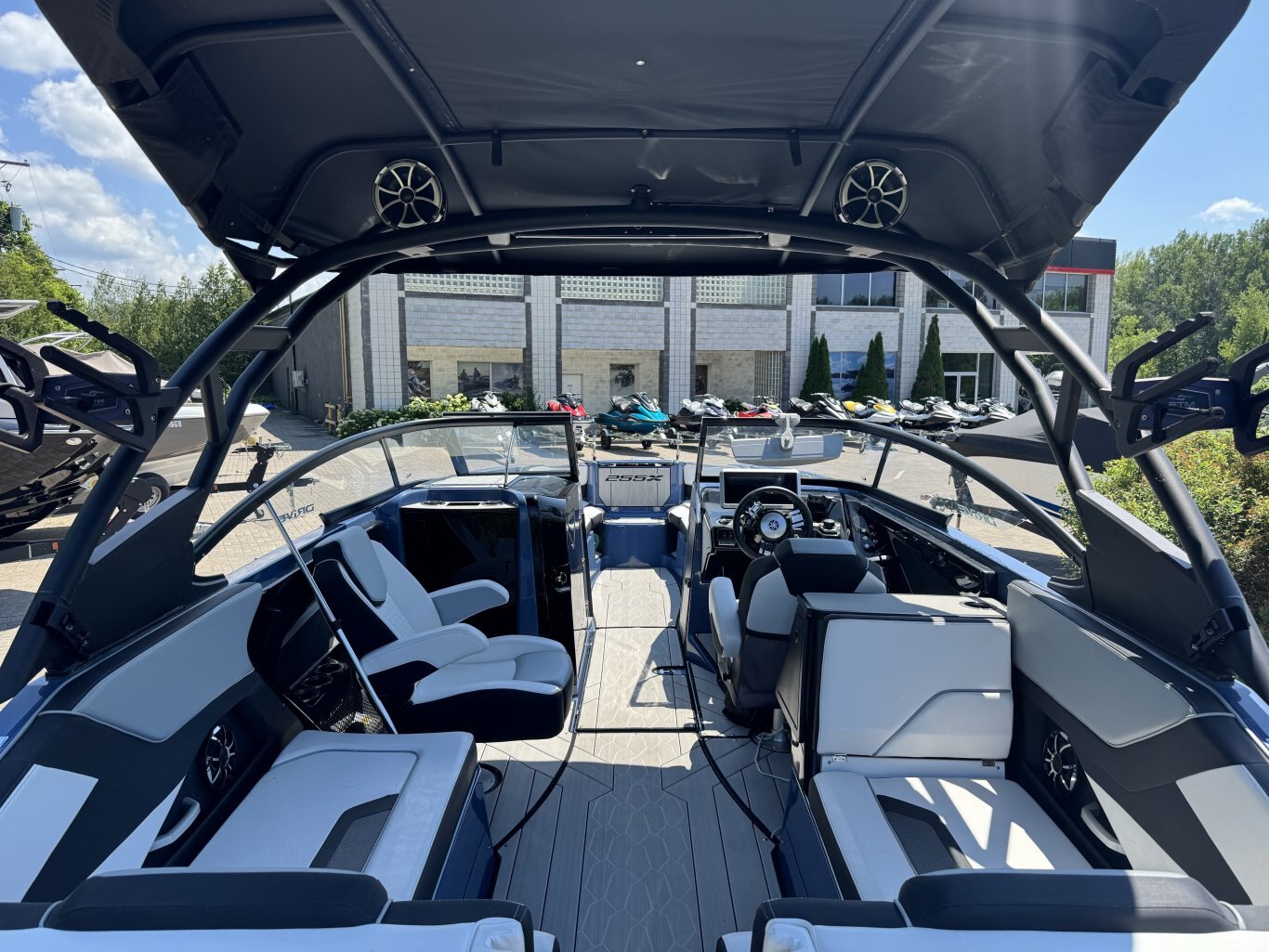 2023 Yamaha 255XD Trailer Included | 40Hrs