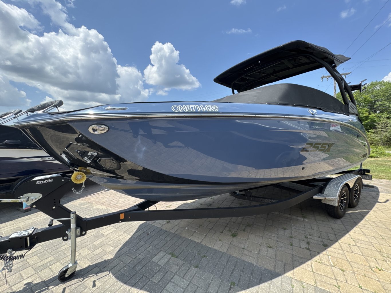 2023 Yamaha 255XD Trailer Included | 40Hrs