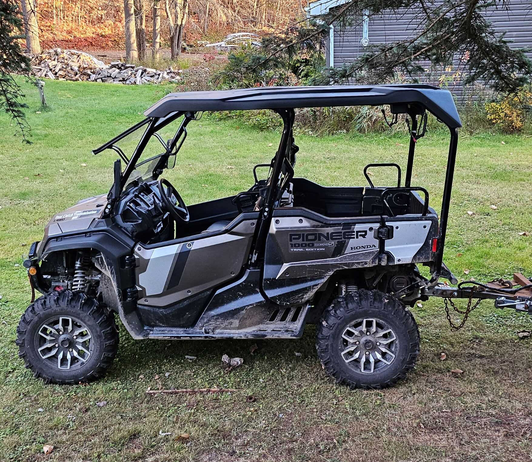 USED 2024 Honda Pioneer 1000 5P TRAIL EDITION Less than 300km!