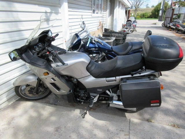 02 Kawasaki Concourse 1000 Project bike!