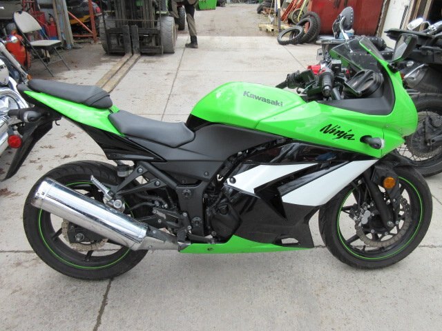 Fresh in, 09 Kawasaki Ninja 250 project, you fix, you save!