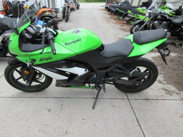 Fresh in, 09 Kawasaki Ninja 250 project, you fix, you save!