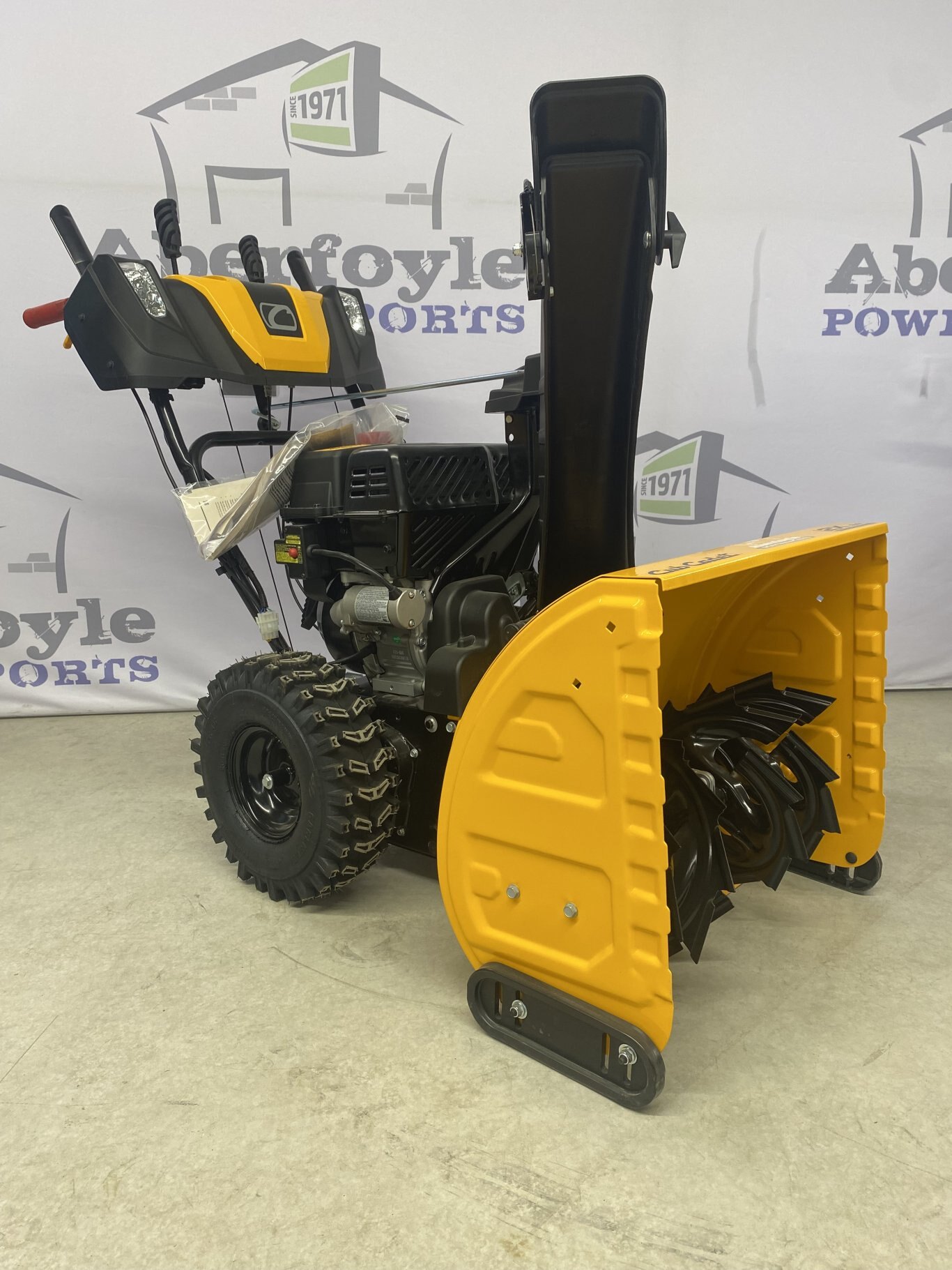 2023 Cub Cadet 2X™ 24 Quiet Snow Blower (31AM58VRB10)