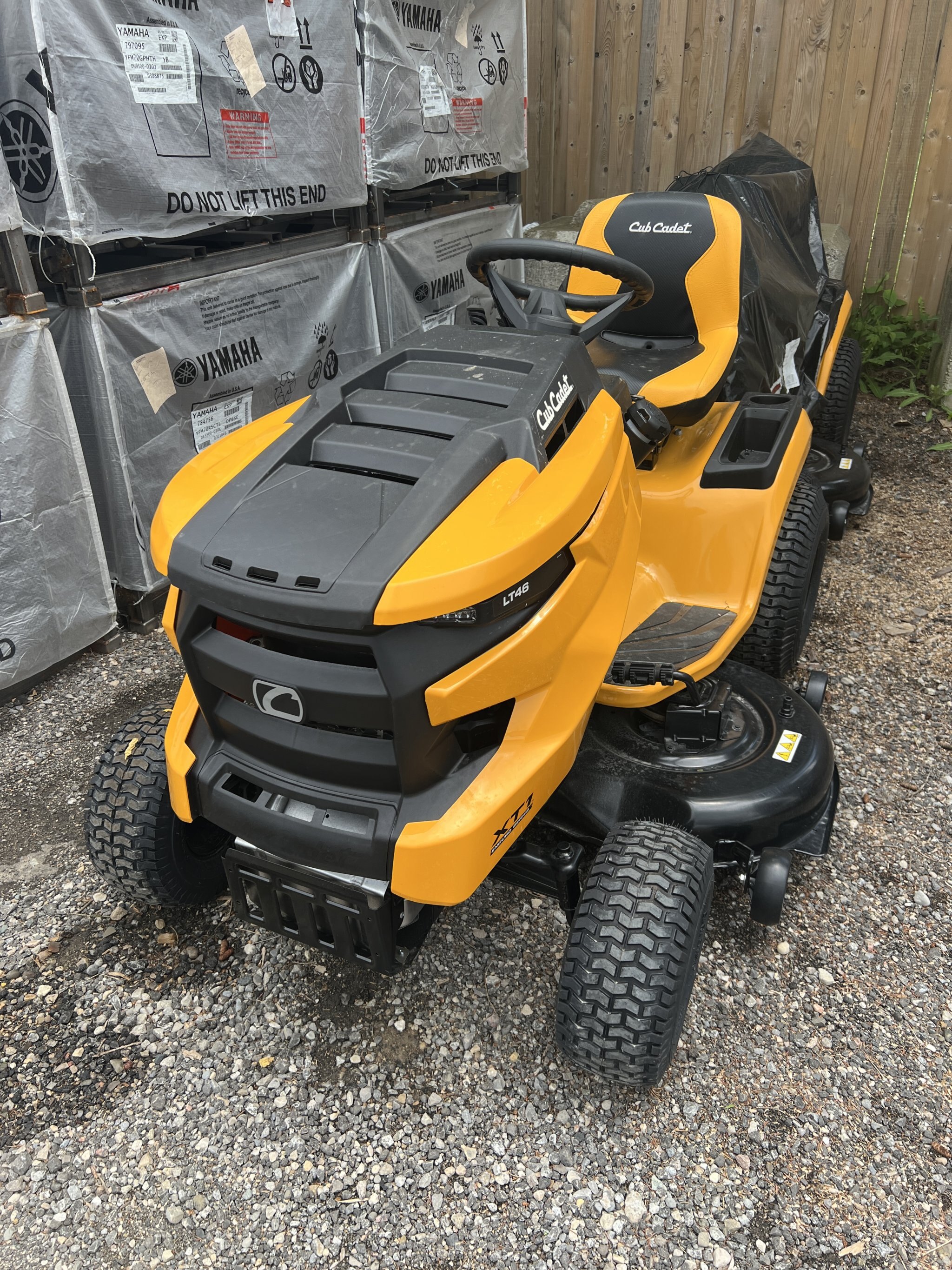 2026 CUB CADET XT1 LT46 RIDING LAWN MOWER