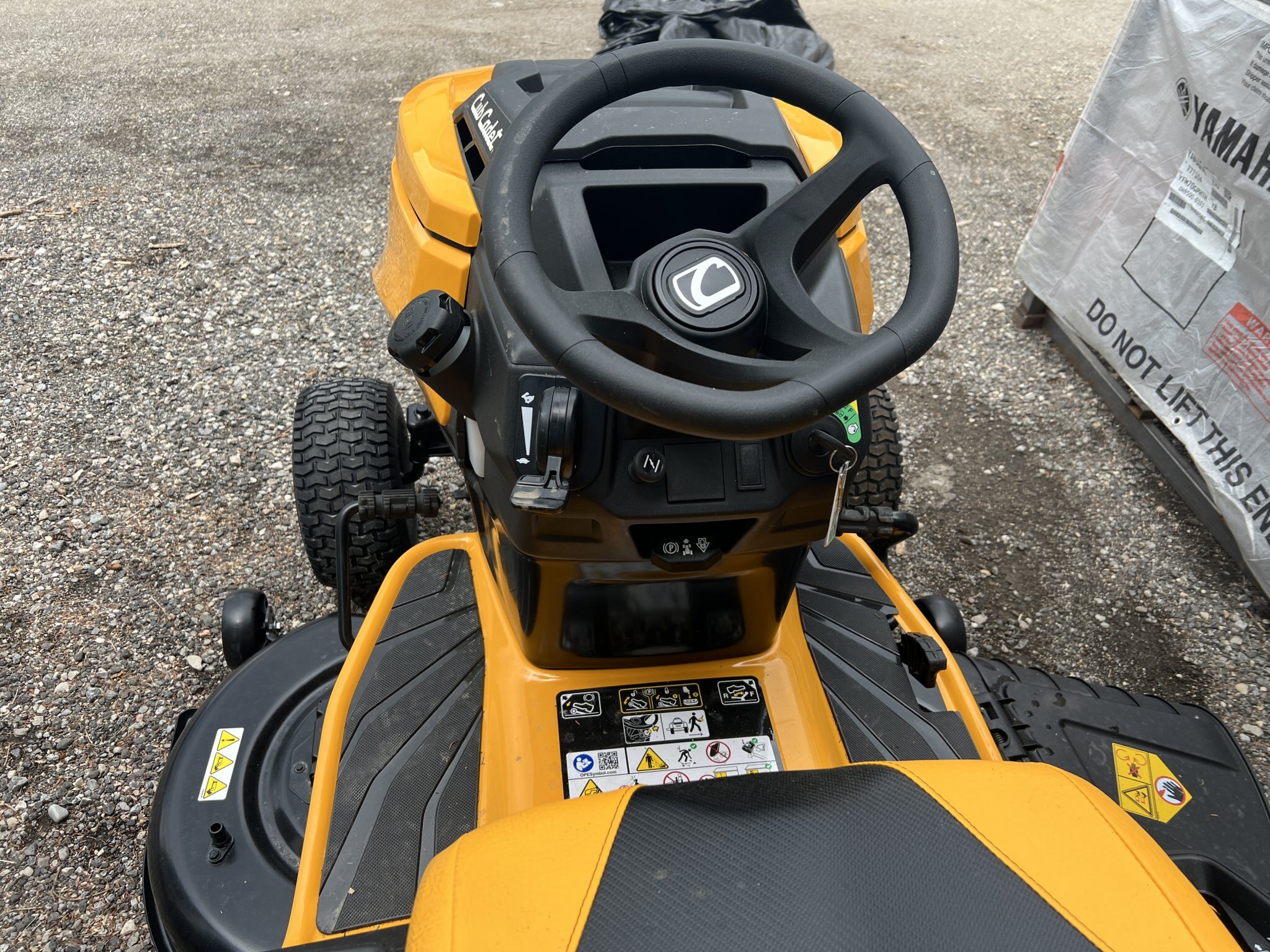 2026 CUB CADET XT1 LT46 RIDING LAWN MOWER