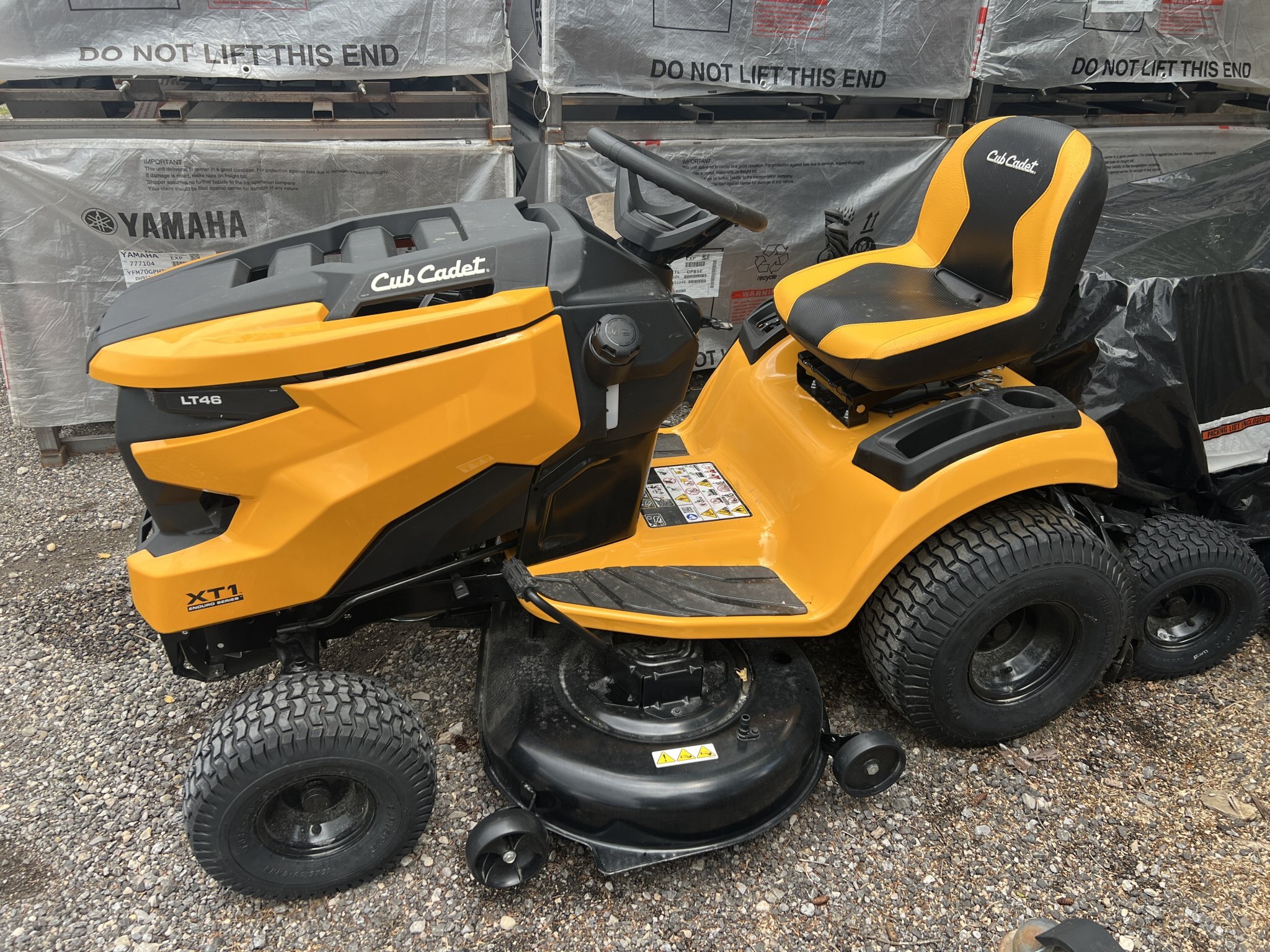 2026 CUB CADET XT1 LT46 RIDING LAWN MOWER