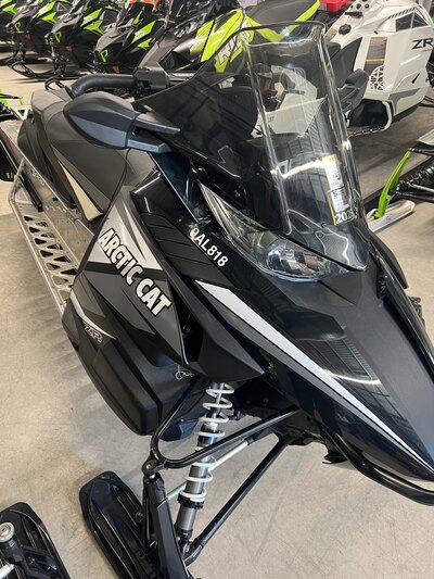 2014 ARCTIC CAT ZR 5000 137 LXR (BLACK)
