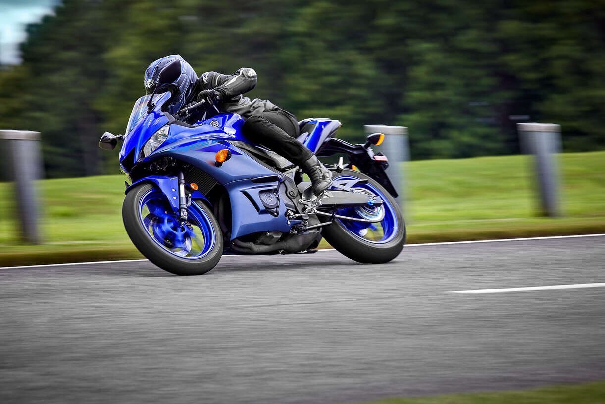 Yamaha YZF R3 Bleu Team Yamaha 2024