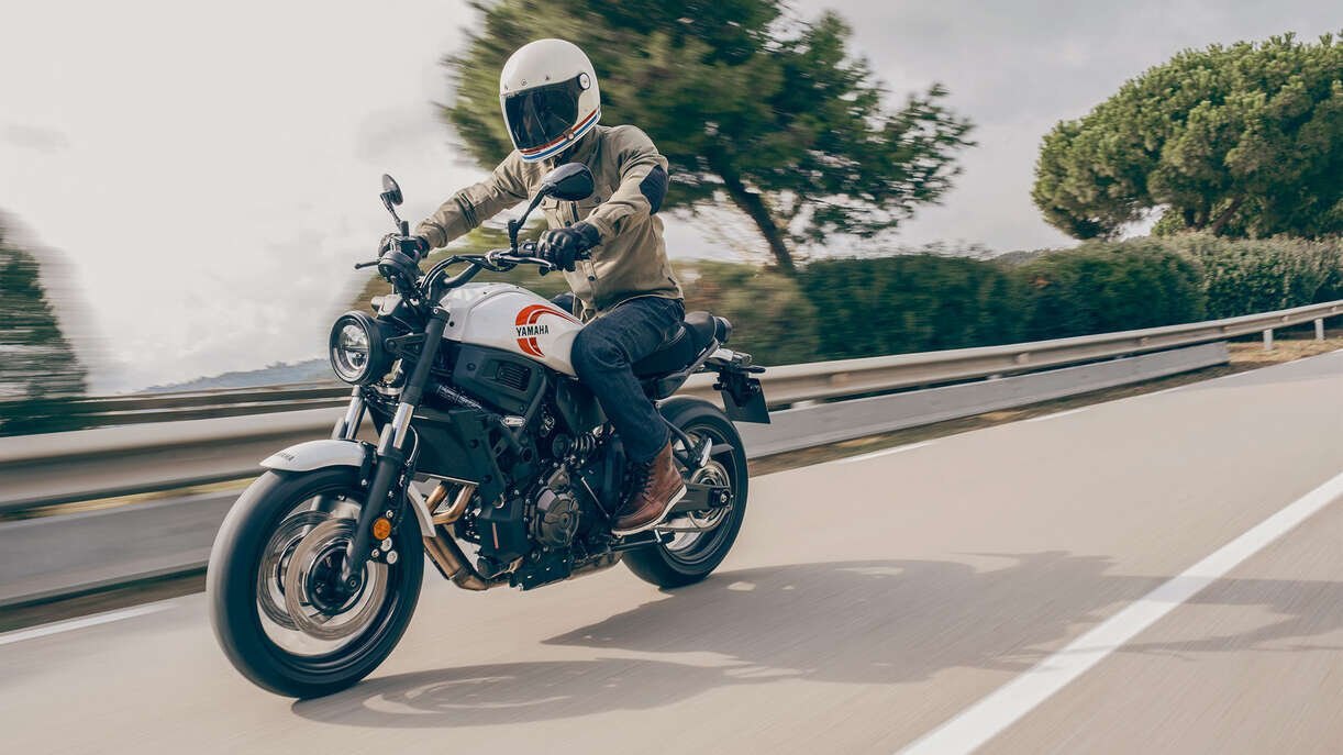 2024 Yamaha XSR700 Héritage Blanc