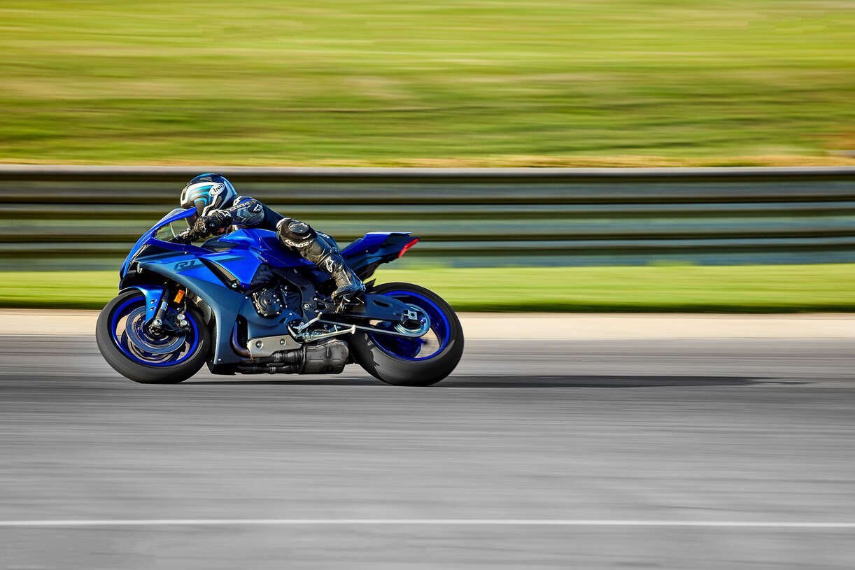 Yamaha YZF R1 2024 Performance Noir