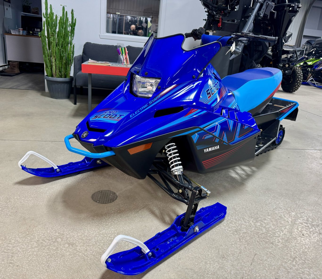 2025 Motoneige Yamaha SNOSCOOT ES Bleu Team Yamaha/Rouge