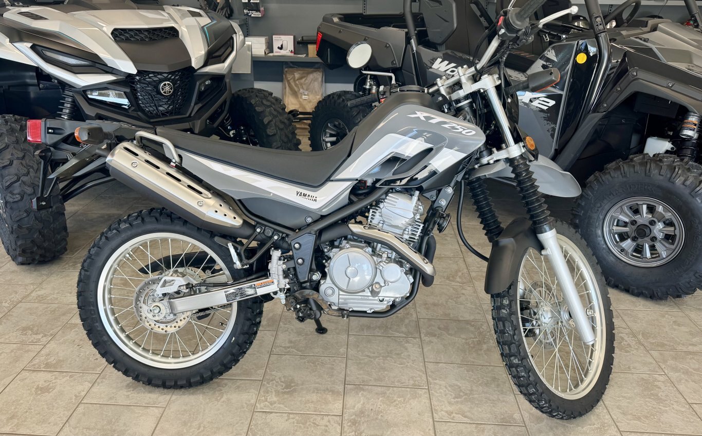 Moto Yamaha XT250 2025