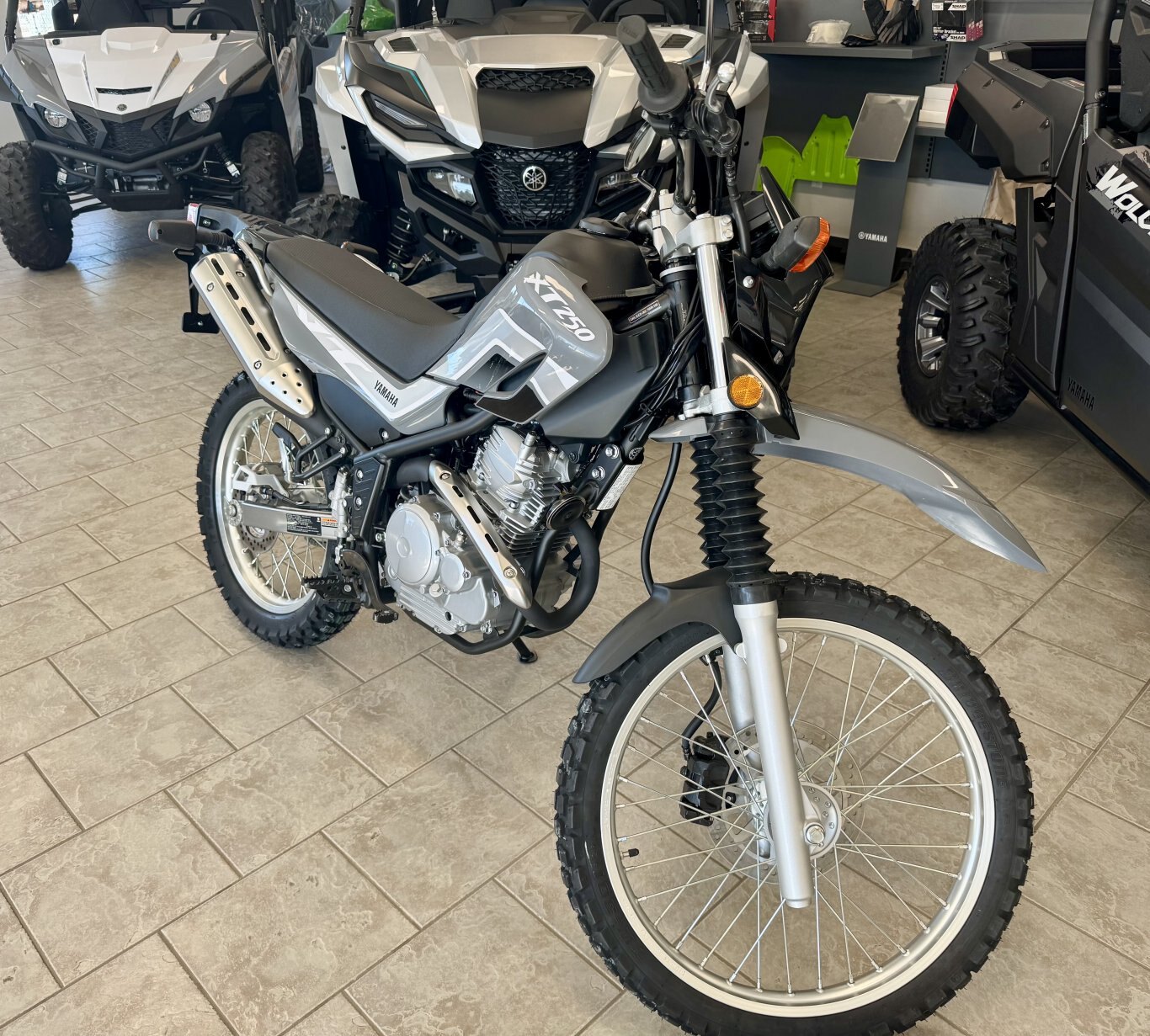 Moto Yamaha XT250 2025