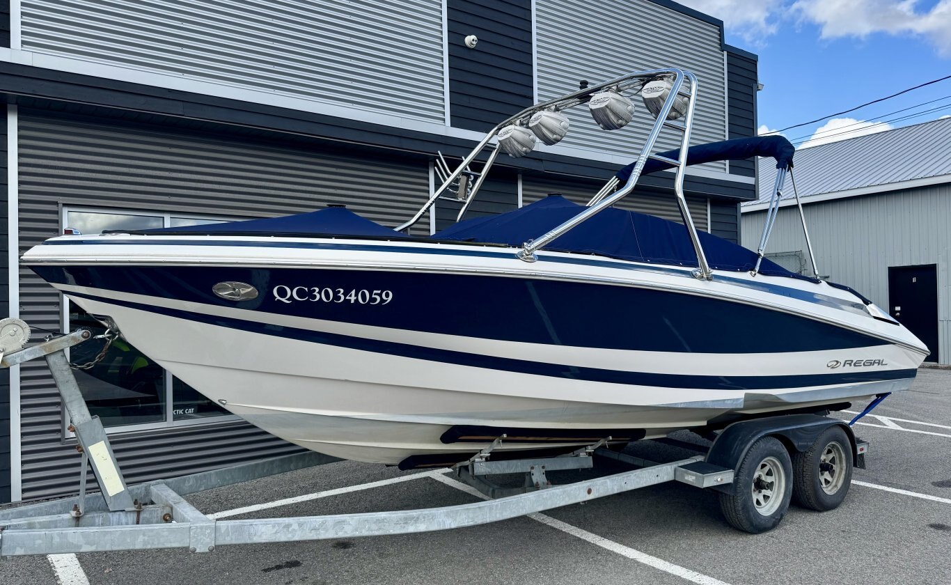 Bateau Regal 2200 LSR 2004