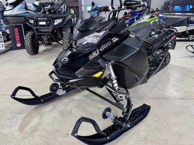 2022 MOTONEIGE Ski-Doo Backcountry 850
